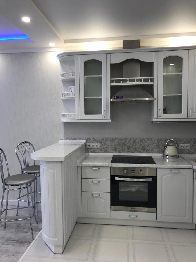 Luxe Apartment On Drahomanova Kyiv Exterior photo